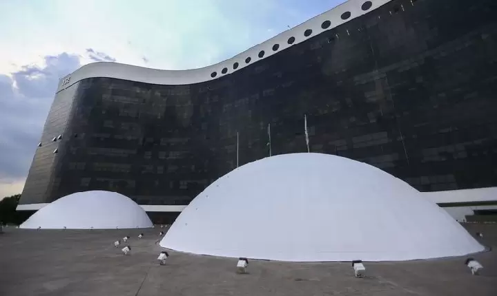 TSE avalia punição a aplicativo usado para desinformação